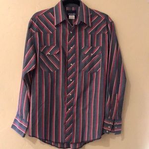 Men’s Wrangler shirt.  Long sleeve, blue, red striped 15x34